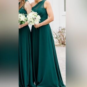 Bridesmaids dress, emerald green, hemmed for 5’3’, worn twice and dry cleaned!